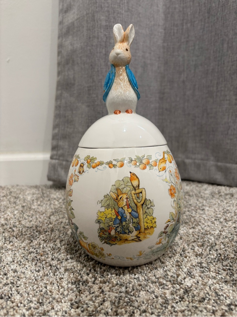 Vintage Wedgwood Beatrix Potter Peter Rabbit Porcelain Cookie Jar England